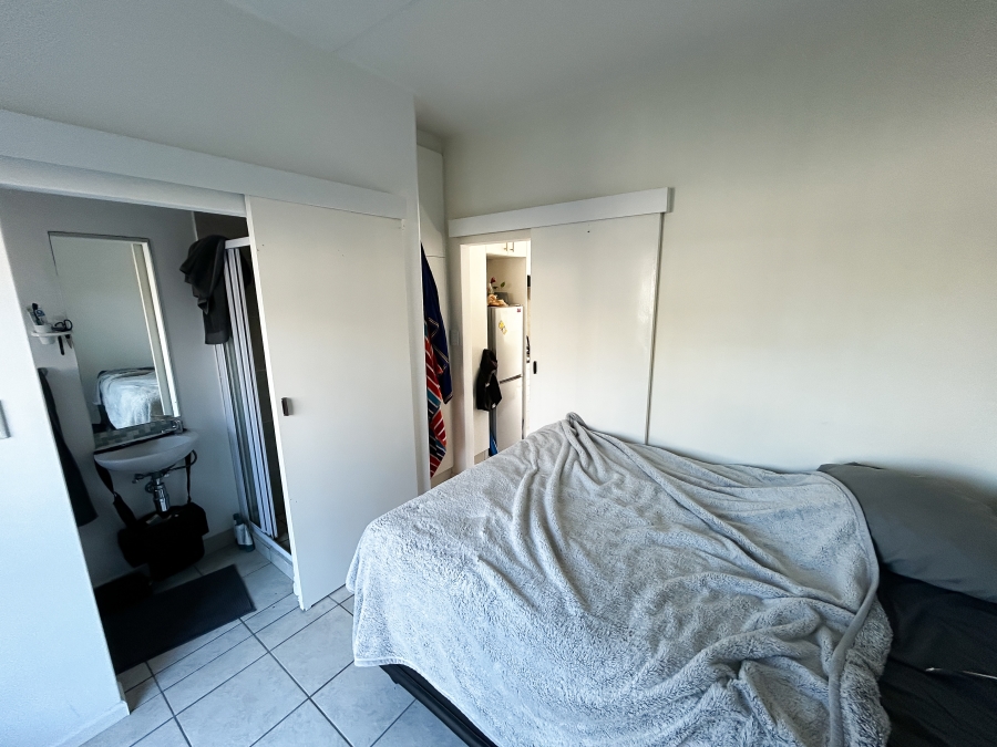 1 Bedroom Property for Sale in Table View Western Cape